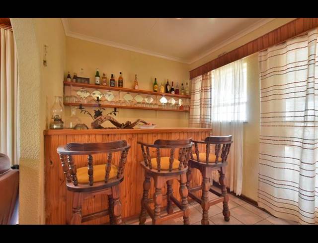 5 BEDROOM HOUSE FOR SALE IN GLENVISTA